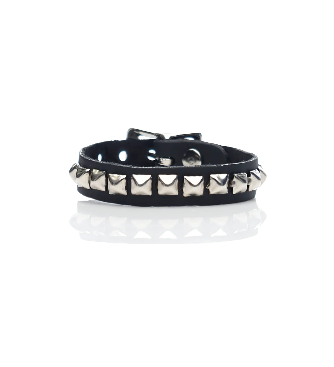 1 Row 1/4" Pyramid Buckle Bracelet 1/2" Wide, Black/Silver