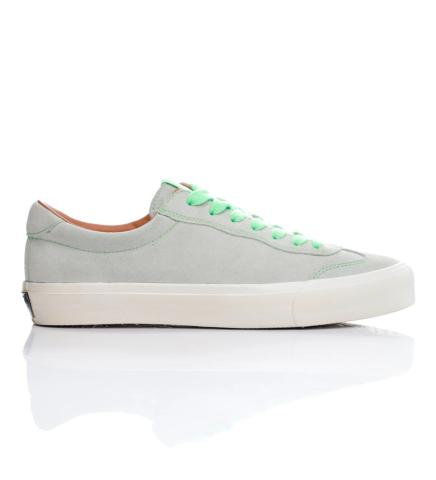 VM004-Millic, Green Tint/White